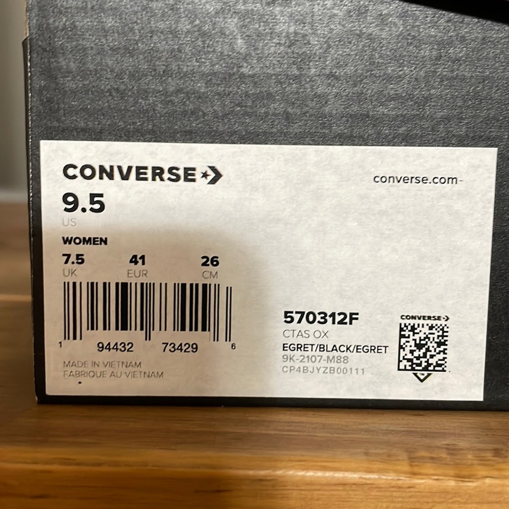 Converse 9.5 Egret/Black Embossed Sneakers NWT